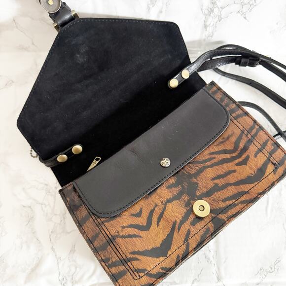 PATRICIA NASH 10th Anniversary Cassano Tiger Print Crossbody Bag - Picture 3 of 8